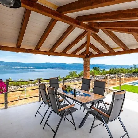 In With Swimming Pool 里斯卡