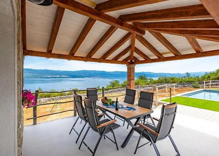 In With Swimming Pool 里斯卡