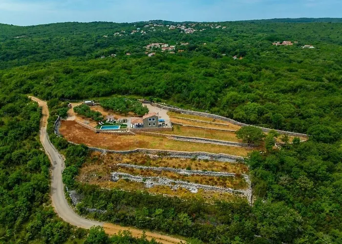 度假居 In With Swimming Pool *