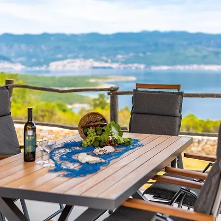 In With Swimming Pool 펜션 *