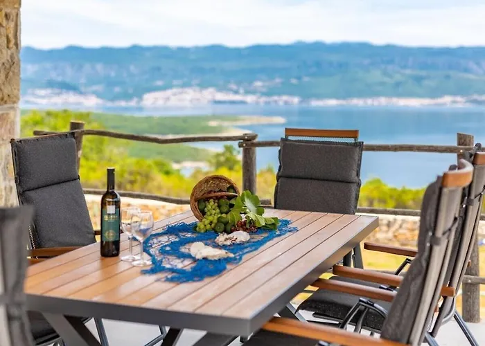 In With Swimming Pool 펜션 *