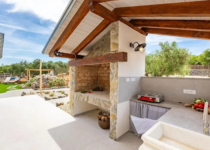 In With Swimming Pool