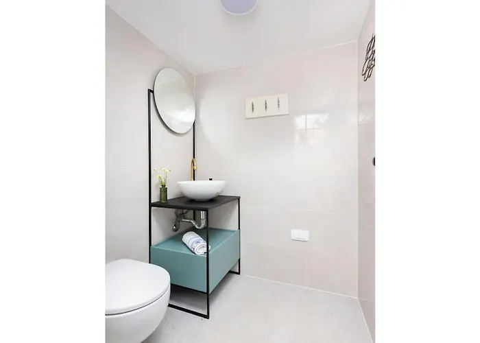 In With Swimming Pool *